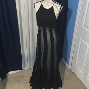 Beautiful ball gown. Love this dress 👗